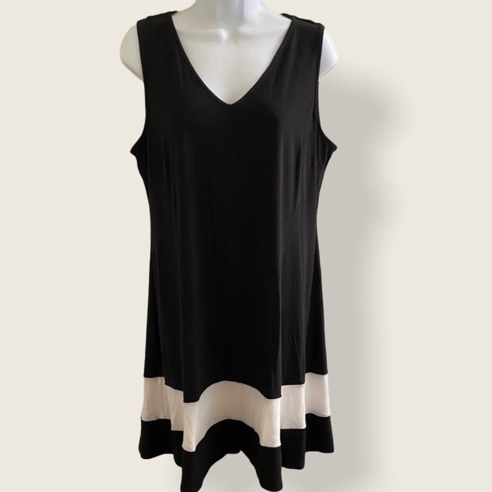 Black white V neck striped sleeveless dress large